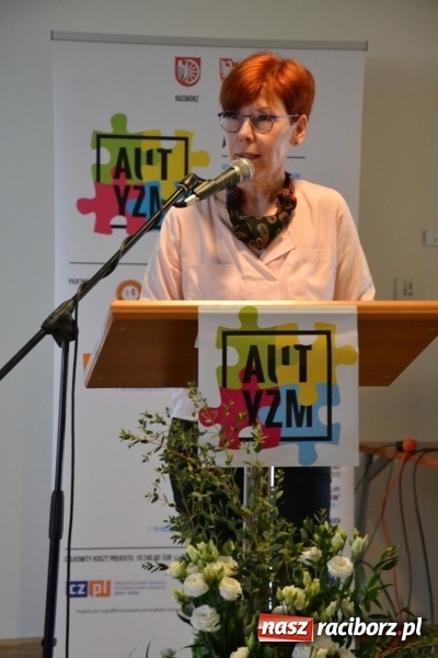 Zdjęcie w galerii na portalu naszraciborz.pl: Polsko-czeska dyskusja o autyzmie na raciborskim zamku  wiadomości z regionu