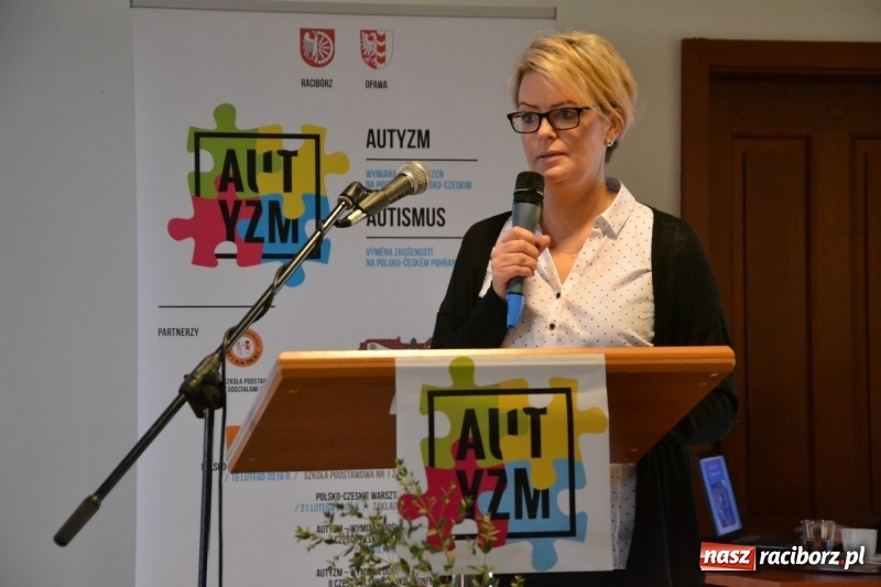 Zdjęcie w galerii na portalu naszraciborz.pl: Polsko-czeska dyskusja o autyzmie na raciborskim zamku  wiadomości z regionu