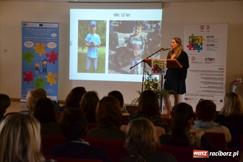 Zdjęcie w galerii na portalu naszraciborz.pl: Polsko-czeska dyskusja o autyzmie na raciborskim zamku  wiadomości z regionu