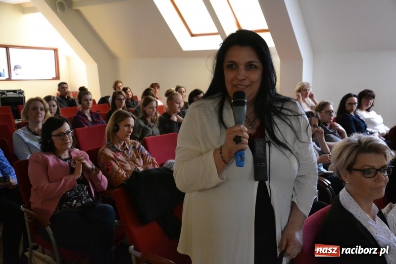 Zdjęcie w galerii na portalu naszraciborz.pl: Polsko-czeska dyskusja o autyzmie na raciborskim zamku  wiadomości z regionu