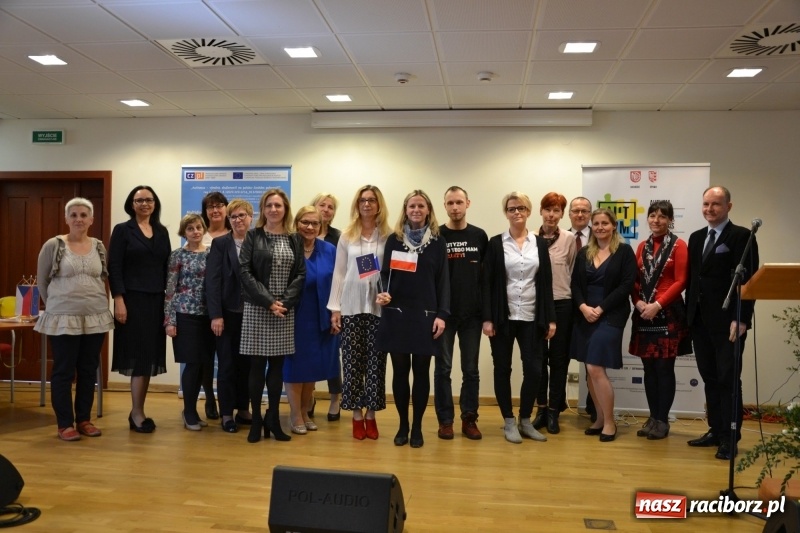 Zdjęcie w galerii na portalu naszraciborz.pl: Polsko-czeska dyskusja o autyzmie na raciborskim zamku  wiadomości z regionu