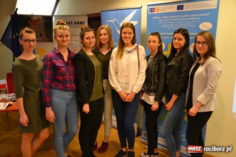 Zdjęcie w galerii na portalu naszraciborz.pl: Polsko-czeska dyskusja o autyzmie na raciborskim zamku  wiadomości z regionu