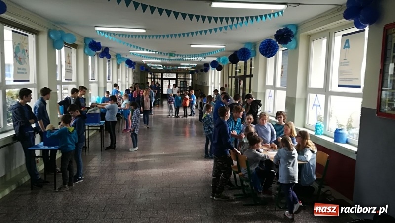 Zdjęcie w galerii na portalu naszraciborz.pl: Polsko-czeska dyskusja o autyzmie na raciborskim zamku  wiadomości z regionu