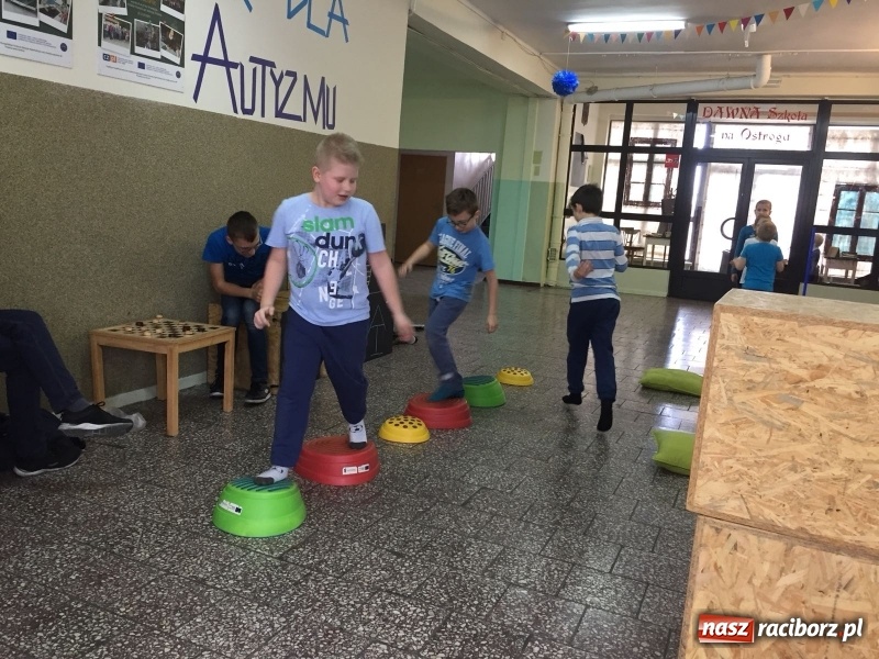 Zdjęcie w galerii na portalu naszraciborz.pl: Polsko-czeska dyskusja o autyzmie na raciborskim zamku  wiadomości z regionu