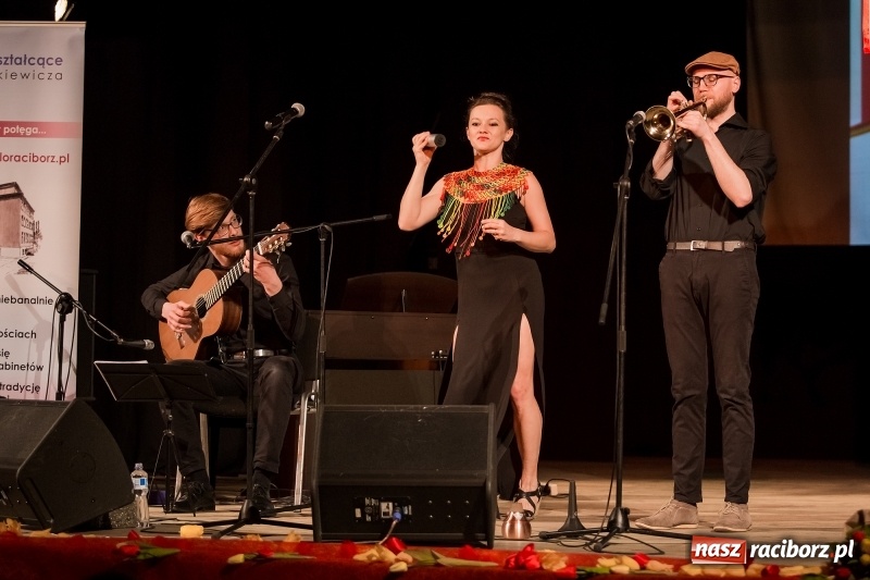 Zdjęcie w galerii na portalu naszraciborz.pl: Wystąpiła w The Voice of Poland, dziś wygrała konkurs piosenki hiszpańskojęzycznej w raciborskiej Strzesze wiadomości z regionu