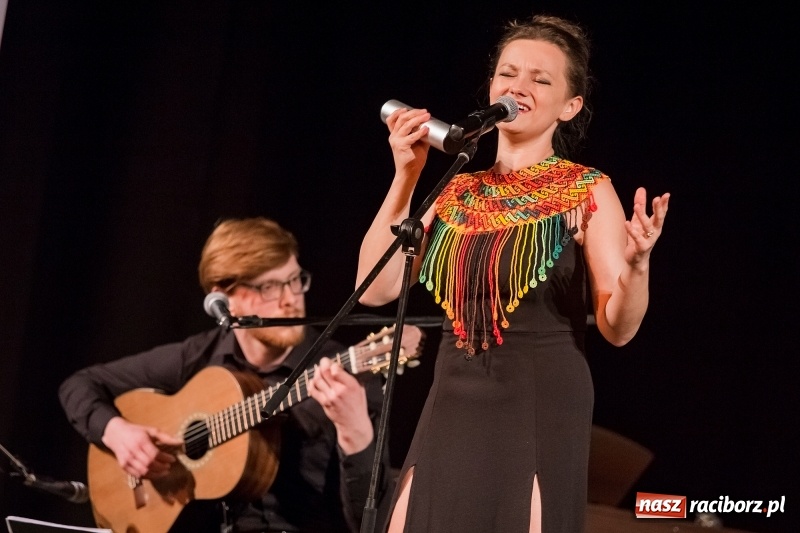 Zdjęcie w galerii na portalu naszraciborz.pl: Wystąpiła w The Voice of Poland, dziś wygrała konkurs piosenki hiszpańskojęzycznej w raciborskiej Strzesze wiadomości z regionu