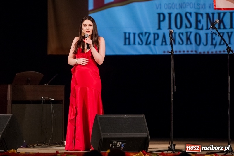 Zdjęcie w galerii na portalu naszraciborz.pl: Wystąpiła w The Voice of Poland, dziś wygrała konkurs piosenki hiszpańskojęzycznej w raciborskiej Strzesze wiadomości z regionu