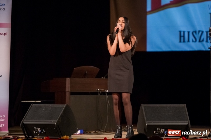 Zdjęcie w galerii na portalu naszraciborz.pl: Wystąpiła w The Voice of Poland, dziś wygrała konkurs piosenki hiszpańskojęzycznej w raciborskiej Strzesze wiadomości z regionu
