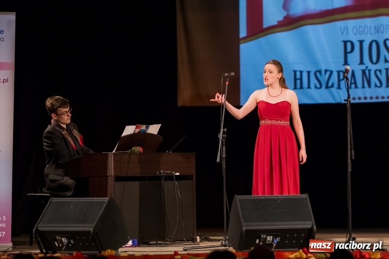 Zdjęcie w galerii na portalu naszraciborz.pl: Wystąpiła w The Voice of Poland, dziś wygrała konkurs piosenki hiszpańskojęzycznej w raciborskiej Strzesze wiadomości z regionu