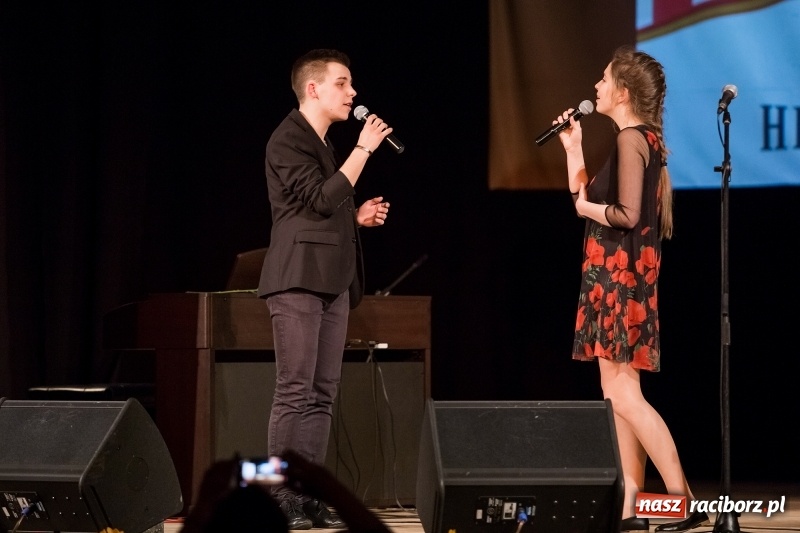 Zdjęcie w galerii na portalu naszraciborz.pl: Wystąpiła w The Voice of Poland, dziś wygrała konkurs piosenki hiszpańskojęzycznej w raciborskiej Strzesze wiadomości z regionu