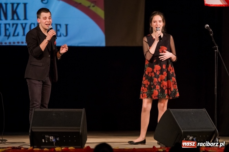 Zdjęcie w galerii na portalu naszraciborz.pl: Wystąpiła w The Voice of Poland, dziś wygrała konkurs piosenki hiszpańskojęzycznej w raciborskiej Strzesze wiadomości z regionu