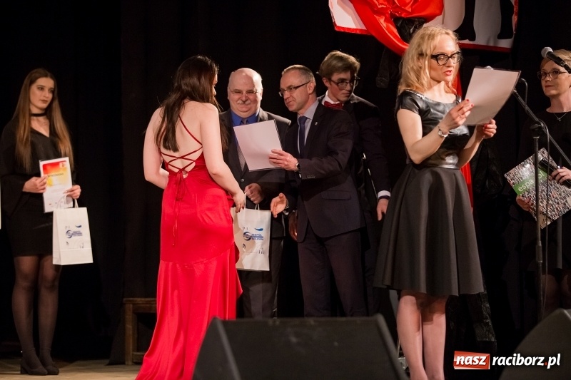 Zdjęcie w galerii na portalu naszraciborz.pl: Wystąpiła w The Voice of Poland, dziś wygrała konkurs piosenki hiszpańskojęzycznej w raciborskiej Strzesze wiadomości z regionu