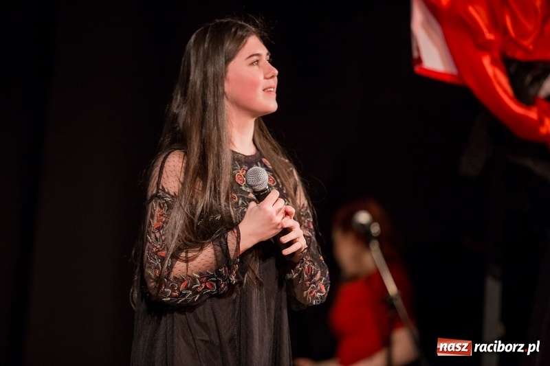 Zdjęcie w galerii na portalu naszraciborz.pl: Wystąpiła w The Voice of Poland, dziś wygrała konkurs piosenki hiszpańskojęzycznej w raciborskiej Strzesze wiadomości z regionu