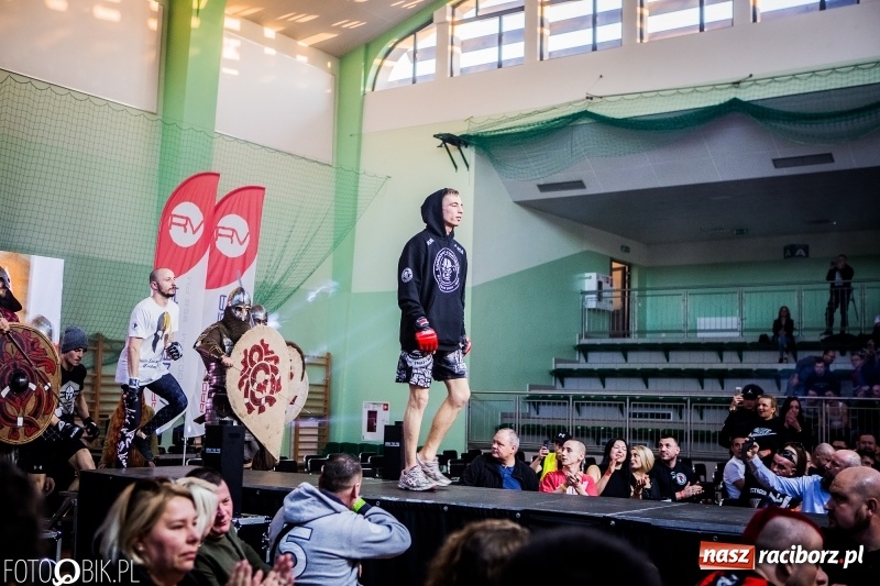 Zdjęcie w galerii na portalu naszraciborz.pl: Czeczen ze Stargardu za mocny dla Mariusza Magdy. Wygrał z marszu WIDEO i FOTO wiadomości z regionu