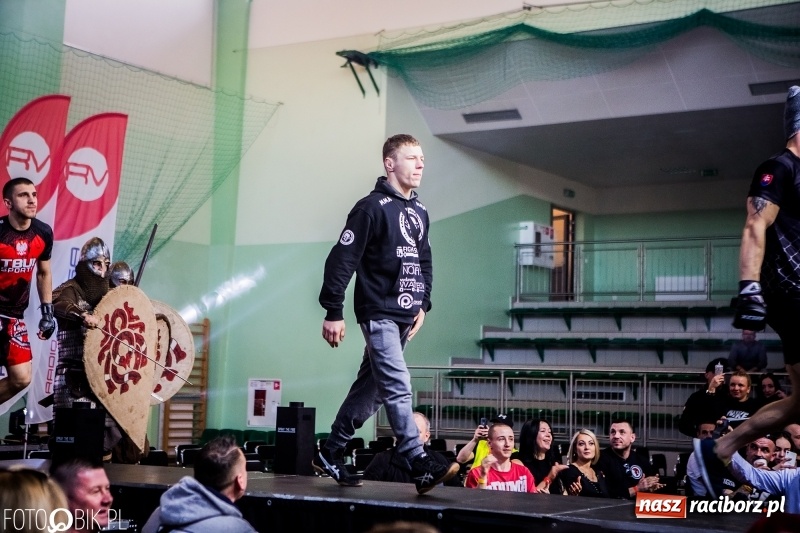 Zdjęcie w galerii na portalu naszraciborz.pl: Czeczen ze Stargardu za mocny dla Mariusza Magdy. Wygrał z marszu WIDEO i FOTO wiadomości z regionu