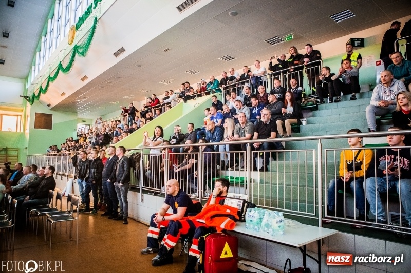 Zdjęcie w galerii na portalu naszraciborz.pl: Czeczen ze Stargardu za mocny dla Mariusza Magdy. Wygrał z marszu WIDEO i FOTO wiadomości z regionu