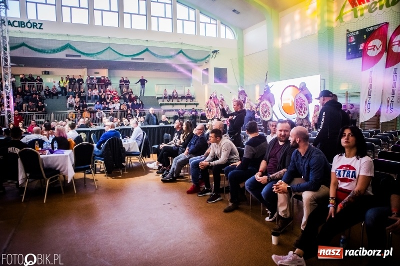 Zdjęcie w galerii na portalu naszraciborz.pl: Czeczen ze Stargardu za mocny dla Mariusza Magdy. Wygrał z marszu WIDEO i FOTO wiadomości z regionu