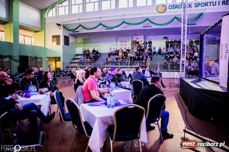 Zdjęcie w galerii na portalu naszraciborz.pl: Czeczen ze Stargardu za mocny dla Mariusza Magdy. Wygrał z marszu WIDEO i FOTO wiadomości z regionu