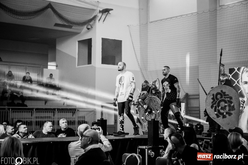 Zdjęcie w galerii na portalu naszraciborz.pl: Czeczen ze Stargardu za mocny dla Mariusza Magdy. Wygrał z marszu WIDEO i FOTO wiadomości z regionu