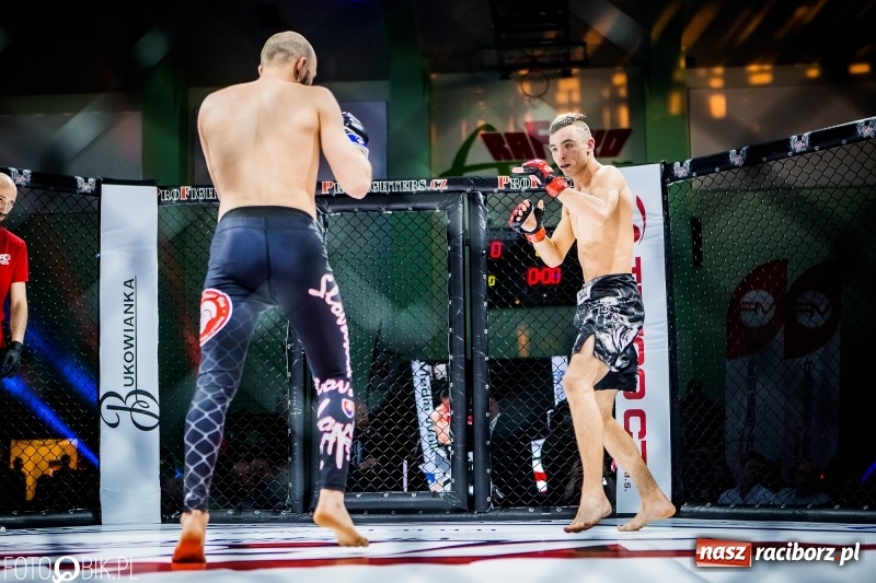 Zdjęcie w galerii na portalu naszraciborz.pl: Czeczen ze Stargardu za mocny dla Mariusza Magdy. Wygrał z marszu WIDEO i FOTO wiadomości z regionu