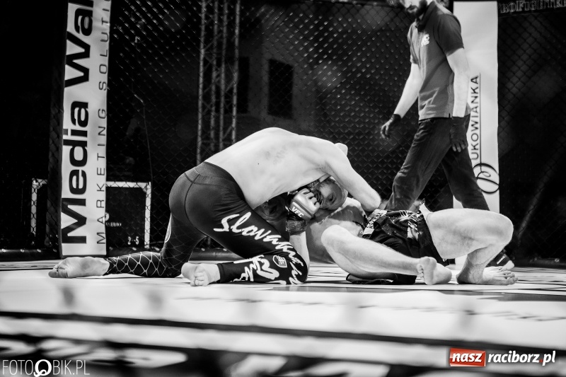 Zdjęcie w galerii na portalu naszraciborz.pl: Czeczen ze Stargardu za mocny dla Mariusza Magdy. Wygrał z marszu WIDEO i FOTO wiadomości z regionu