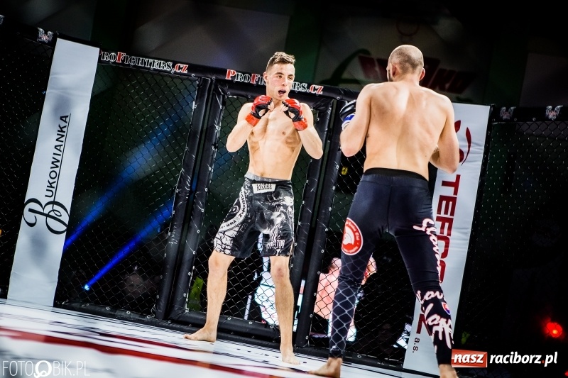 Zdjęcie w galerii na portalu naszraciborz.pl: Czeczen ze Stargardu za mocny dla Mariusza Magdy. Wygrał z marszu WIDEO i FOTO wiadomości z regionu