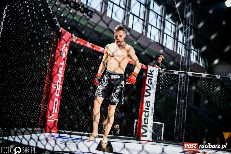 Zdjęcie w galerii na portalu naszraciborz.pl: Czeczen ze Stargardu za mocny dla Mariusza Magdy. Wygrał z marszu WIDEO i FOTO wiadomości z regionu