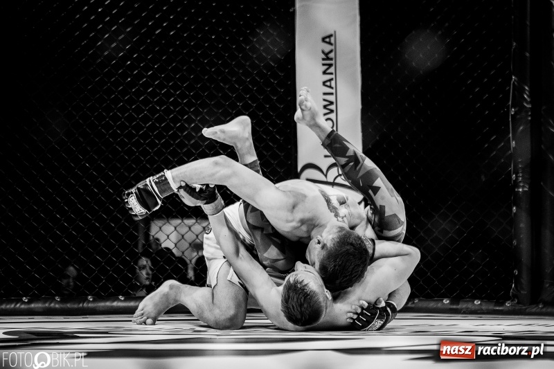 Zdjęcie w galerii na portalu naszraciborz.pl: Czeczen ze Stargardu za mocny dla Mariusza Magdy. Wygrał z marszu WIDEO i FOTO wiadomości z regionu