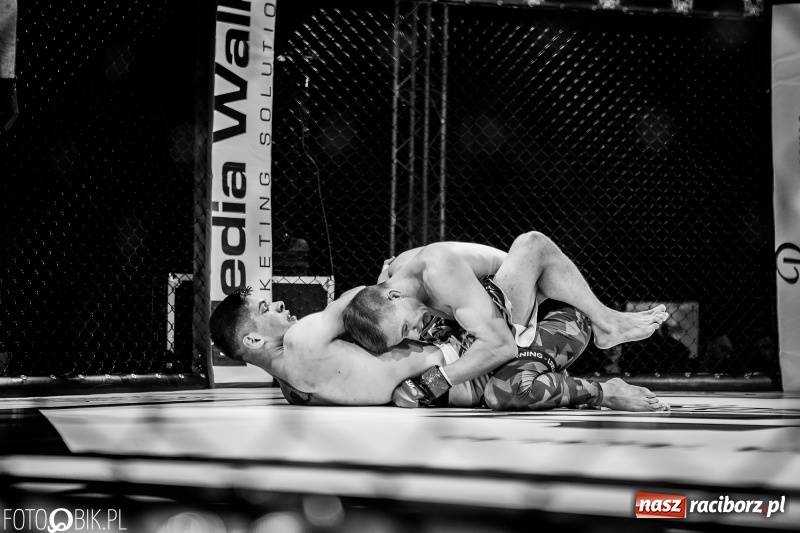 Zdjęcie w galerii na portalu naszraciborz.pl: Czeczen ze Stargardu za mocny dla Mariusza Magdy. Wygrał z marszu WIDEO i FOTO wiadomości z regionu