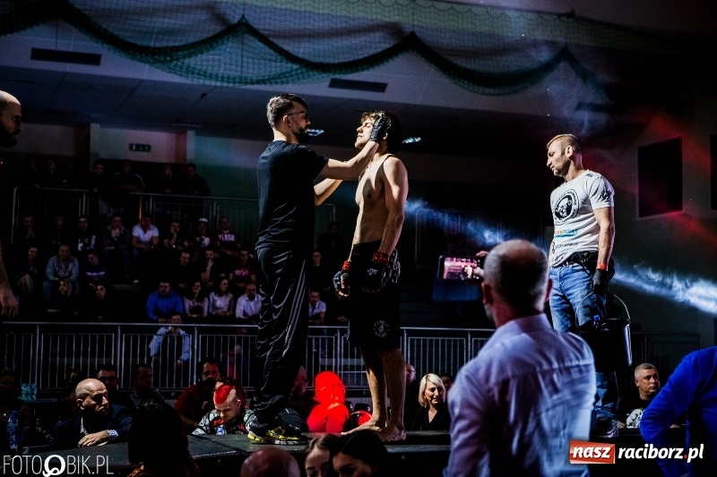 Zdjęcie w galerii na portalu naszraciborz.pl: Czeczen ze Stargardu za mocny dla Mariusza Magdy. Wygrał z marszu WIDEO i FOTO wiadomości z regionu