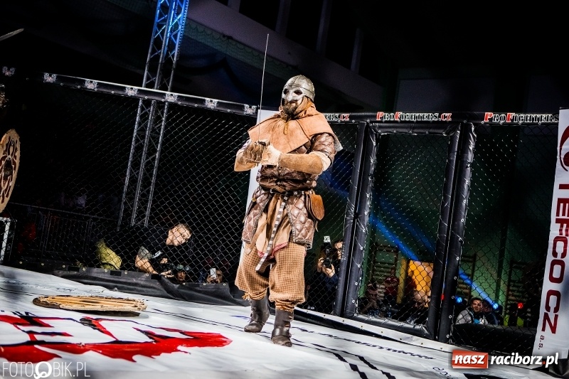 Zdjęcie w galerii na portalu naszraciborz.pl: Czeczen ze Stargardu za mocny dla Mariusza Magdy. Wygrał z marszu WIDEO i FOTO wiadomości z regionu