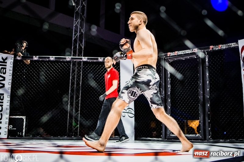 Zdjęcie w galerii na portalu naszraciborz.pl: Czeczen ze Stargardu za mocny dla Mariusza Magdy. Wygrał z marszu WIDEO i FOTO wiadomości z regionu