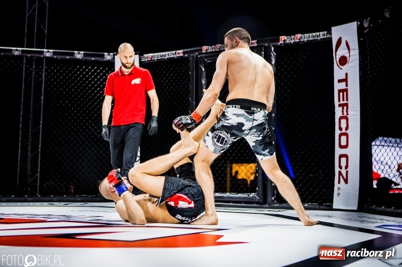 Zdjęcie w galerii na portalu naszraciborz.pl: Czeczen ze Stargardu za mocny dla Mariusza Magdy. Wygrał z marszu WIDEO i FOTO wiadomości z regionu