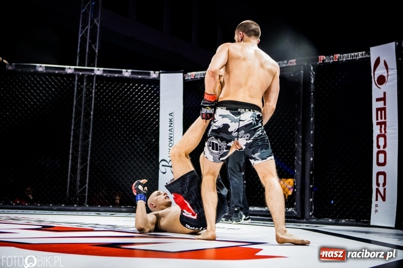 Zdjęcie w galerii na portalu naszraciborz.pl: Czeczen ze Stargardu za mocny dla Mariusza Magdy. Wygrał z marszu WIDEO i FOTO wiadomości z regionu