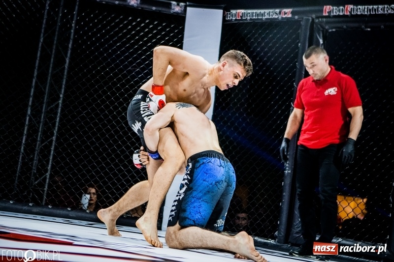 Zdjęcie w galerii na portalu naszraciborz.pl: Czeczen ze Stargardu za mocny dla Mariusza Magdy. Wygrał z marszu WIDEO i FOTO wiadomości z regionu