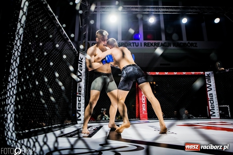 Zdjęcie w galerii na portalu naszraciborz.pl: Czeczen ze Stargardu za mocny dla Mariusza Magdy. Wygrał z marszu WIDEO i FOTO wiadomości z regionu