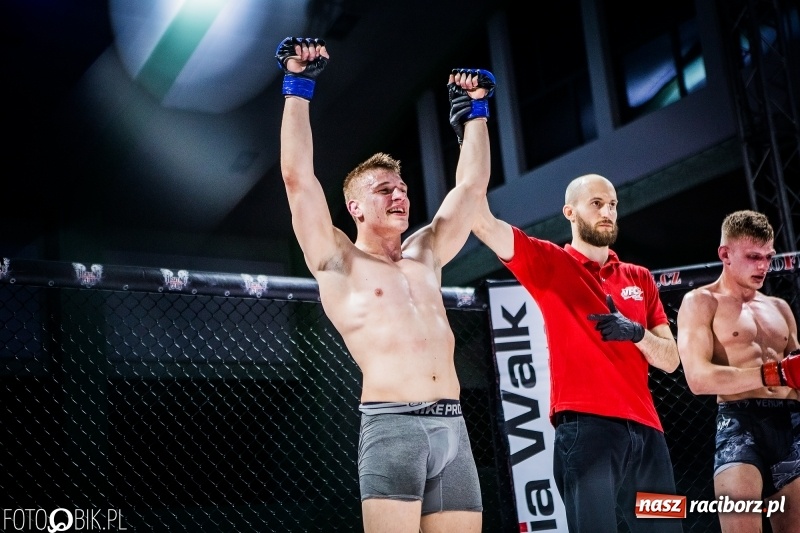 Zdjęcie w galerii na portalu naszraciborz.pl: Czeczen ze Stargardu za mocny dla Mariusza Magdy. Wygrał z marszu WIDEO i FOTO wiadomości z regionu