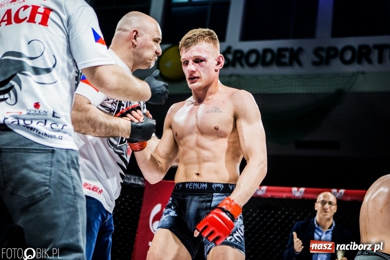 Zdjęcie w galerii na portalu naszraciborz.pl: Czeczen ze Stargardu za mocny dla Mariusza Magdy. Wygrał z marszu WIDEO i FOTO wiadomości z regionu