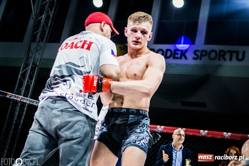 Zdjęcie w galerii na portalu naszraciborz.pl: Czeczen ze Stargardu za mocny dla Mariusza Magdy. Wygrał z marszu WIDEO i FOTO wiadomości z regionu