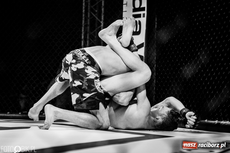 Zdjęcie w galerii na portalu naszraciborz.pl: Czeczen ze Stargardu za mocny dla Mariusza Magdy. Wygrał z marszu WIDEO i FOTO wiadomości z regionu