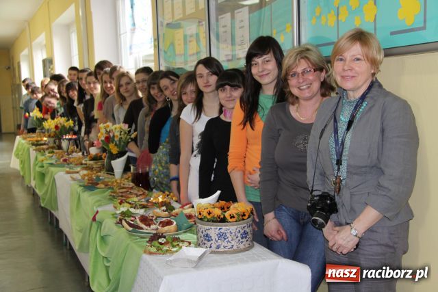 Zdjęcie w galerii na portalu naszraciborz.pl: Ekologiczne śniadanie w Mickiewiczu wiadomości z regionu