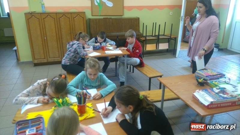 Zdjęcie w galerii na portalu naszraciborz.pl: W gminie Krzanowice pomagają pokochać królową nauk  wiadomości z regionu