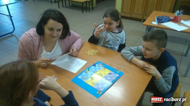 Zdjęcie w galerii na portalu naszraciborz.pl: W gminie Krzanowice pomagają pokochać królową nauk  wiadomości z regionu