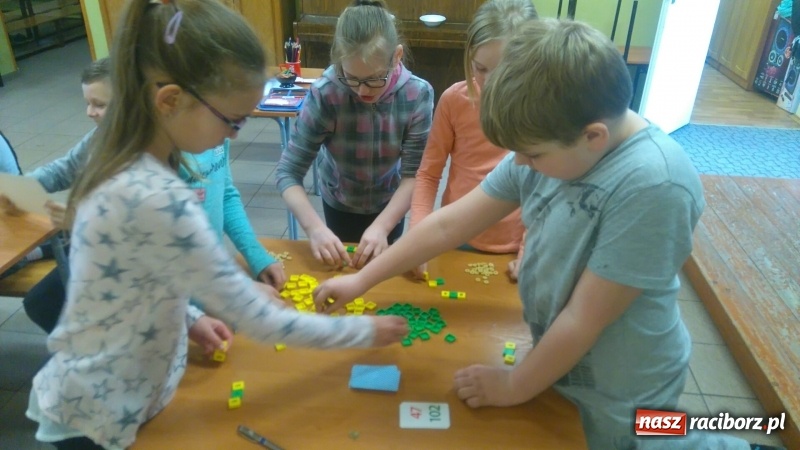 Zdjęcie w galerii na portalu naszraciborz.pl: W gminie Krzanowice pomagają pokochać królową nauk  wiadomości z regionu