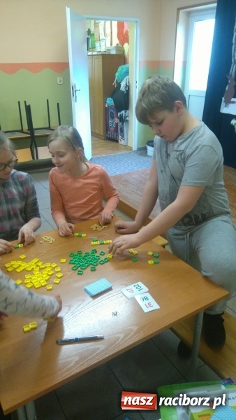 Zdjęcie w galerii na portalu naszraciborz.pl: W gminie Krzanowice pomagają pokochać królową nauk  wiadomości z regionu