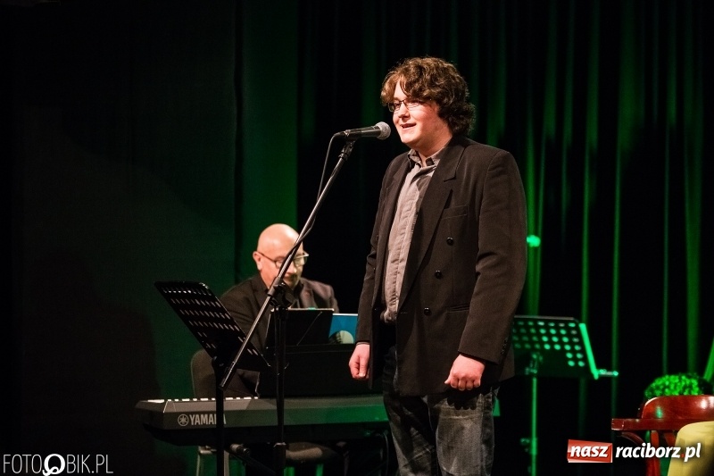 Zdjęcie w galerii na portalu naszraciborz.pl: Promocja kolejnego numeru Almanachu Prowincjonalnego wiadomości z regionu