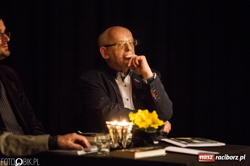 Zdjęcie w galerii na portalu naszraciborz.pl: Promocja kolejnego numeru Almanachu Prowincjonalnego wiadomości z regionu