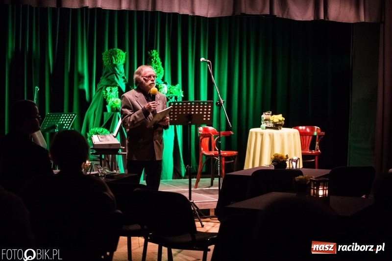 Zdjęcie w galerii na portalu naszraciborz.pl: Promocja kolejnego numeru Almanachu Prowincjonalnego wiadomości z regionu