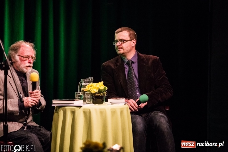 Zdjęcie w galerii na portalu naszraciborz.pl: Promocja kolejnego numeru Almanachu Prowincjonalnego wiadomości z regionu