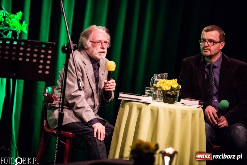 Zdjęcie w galerii na portalu naszraciborz.pl: Promocja kolejnego numeru Almanachu Prowincjonalnego wiadomości z regionu